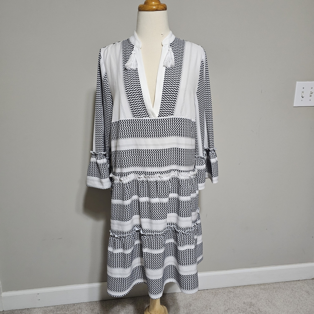 Mazik Black & White Chevron Zigzag Boho Mini Dress V-Neck Bell Sleeve Sz S
